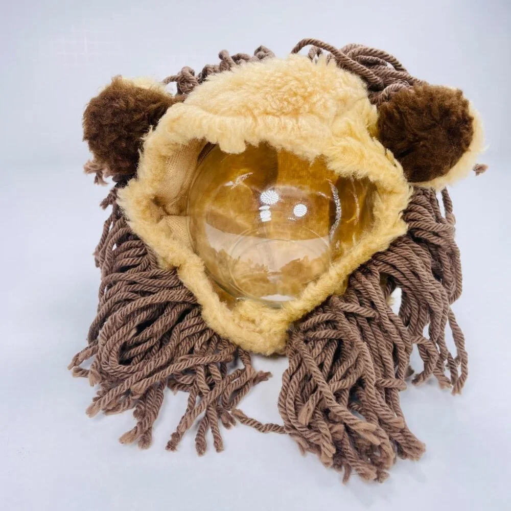 Vintage features lion